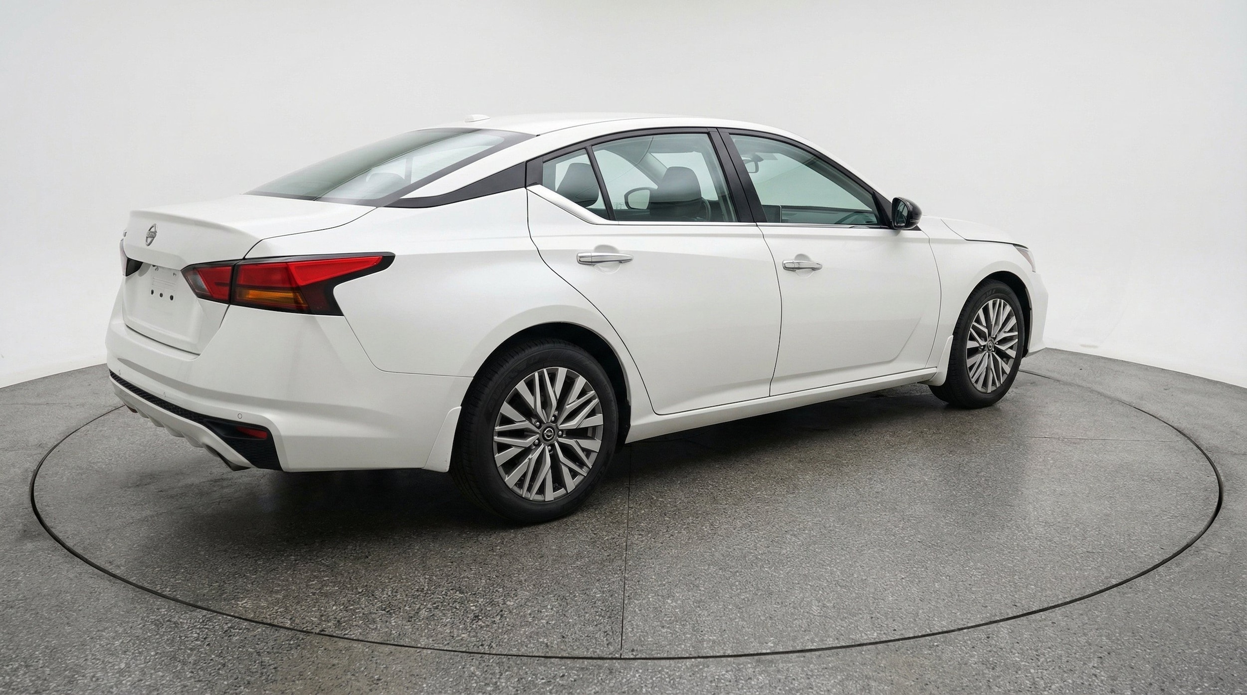 Thumbnail: 2025 Nissan Altima - 9