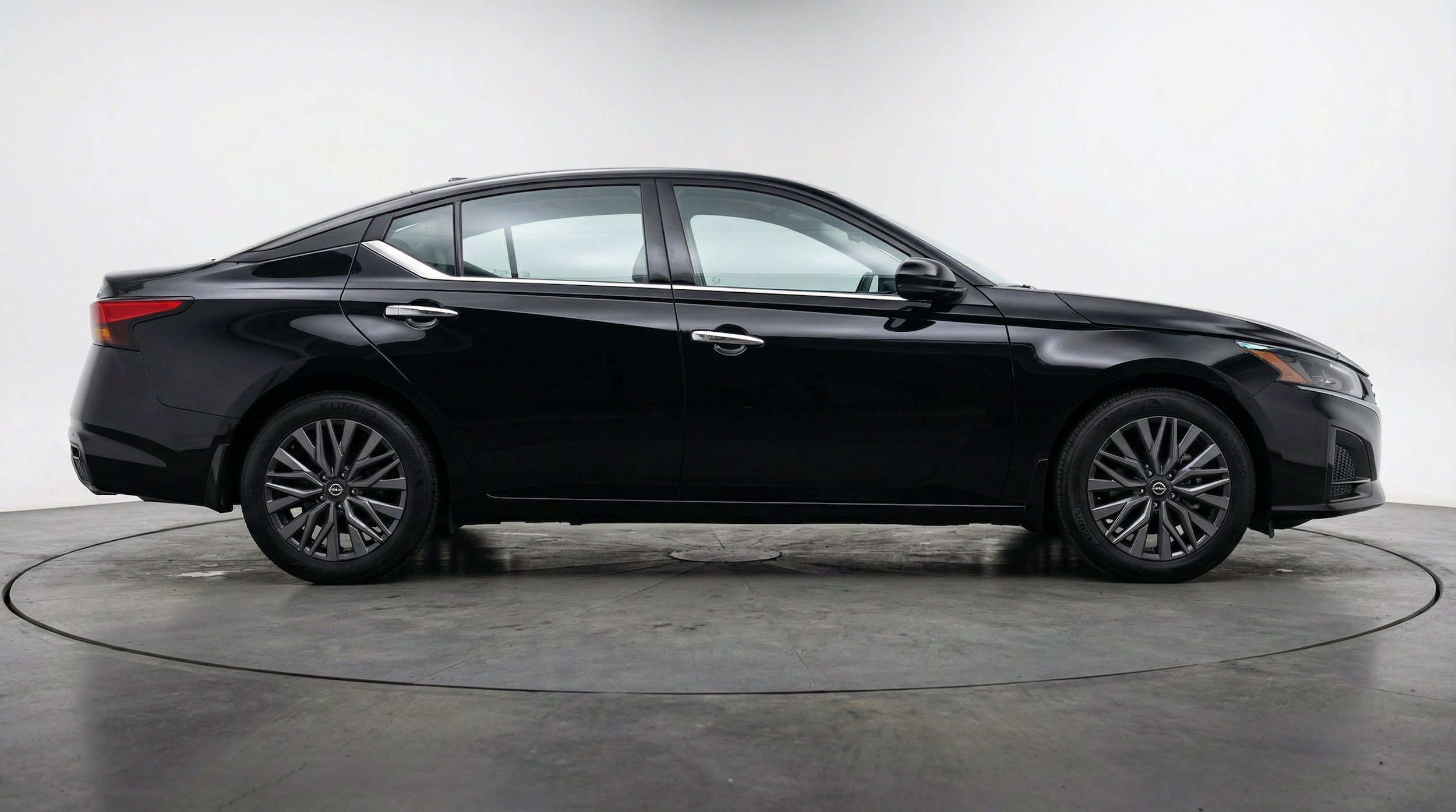 Thumbnail: 2025 Nissan Altima - 10