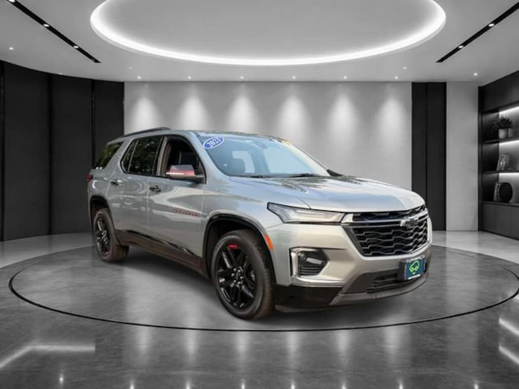 Used 2023 Chevrolet Traverse Premier SUV