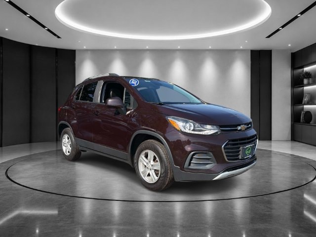Used 2021 Chevrolet Trax LT with VIN KL7CJPSB7MB341937 for sale in Bay Shore, NY