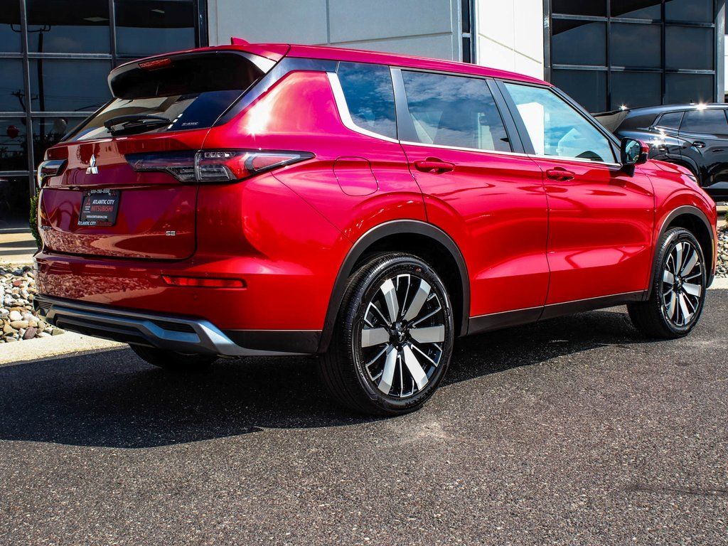 2025 Mitsubishi Outlander SE - Photo 6