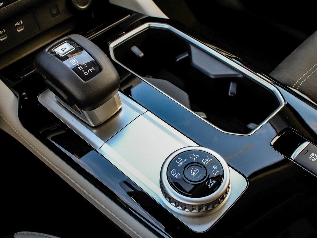 2025 Mitsubishi Outlander SE - Photo 24