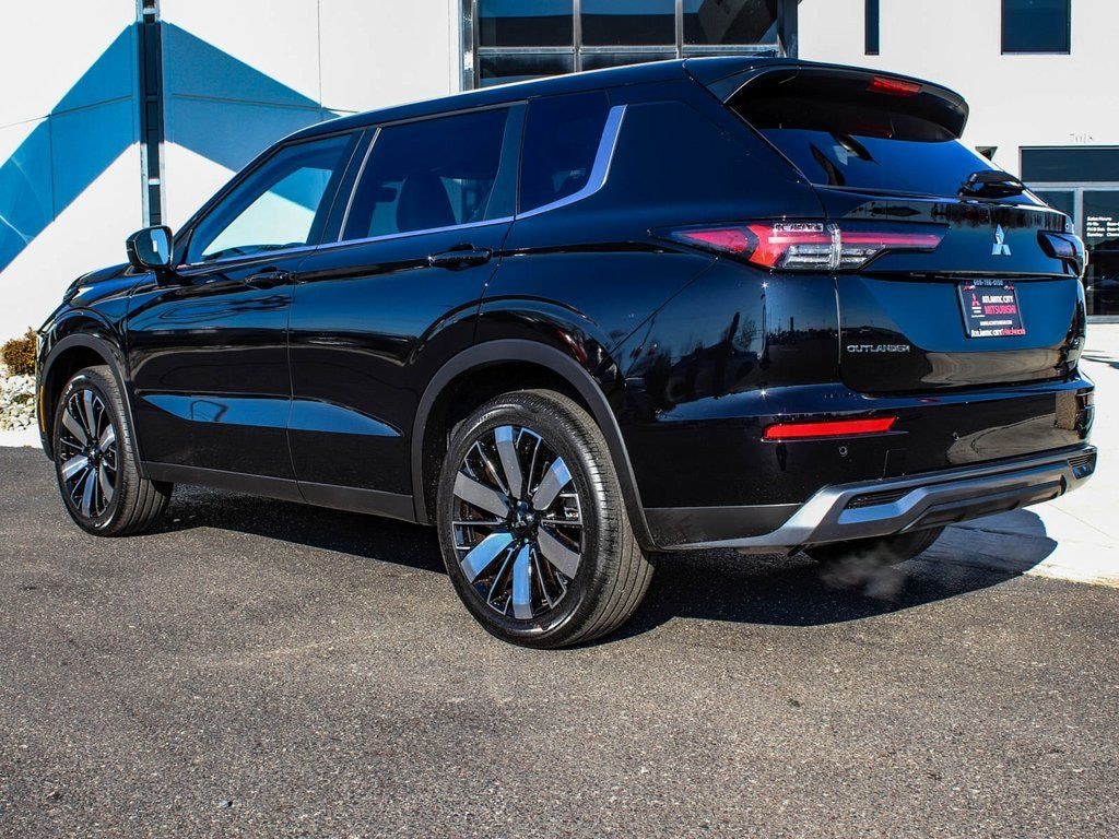 New 2026 Mitsubishi Outlander SE SUV