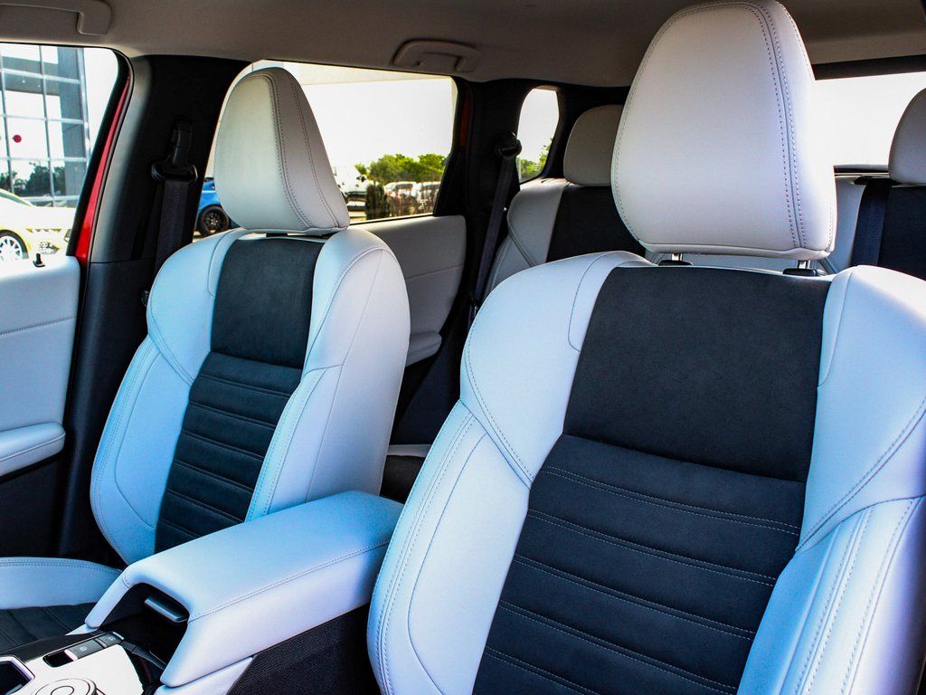 2025 Mitsubishi Outlander SE - Photo 32
