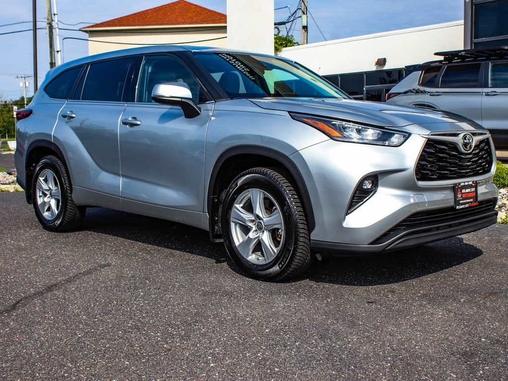 Used 2020 Toyota Highlander LE SUV