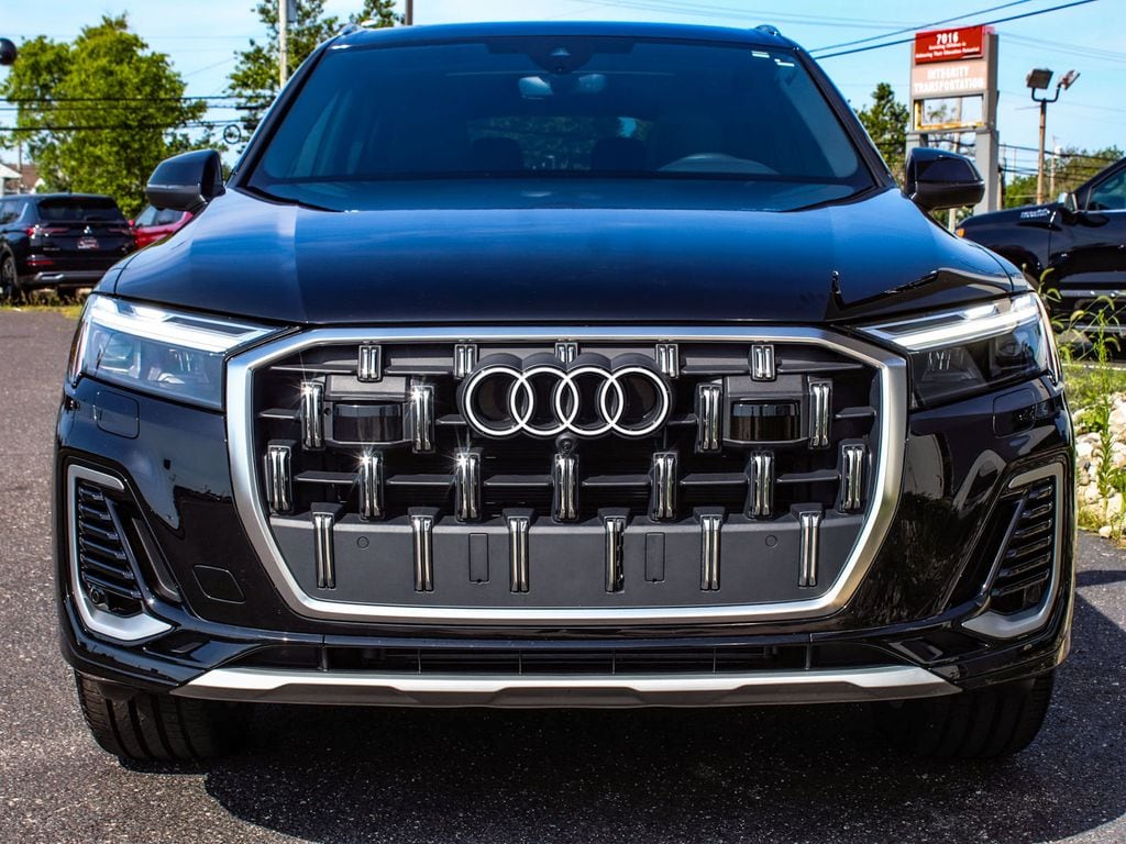 Used 2025 Audi Q7 45 Premium SUV