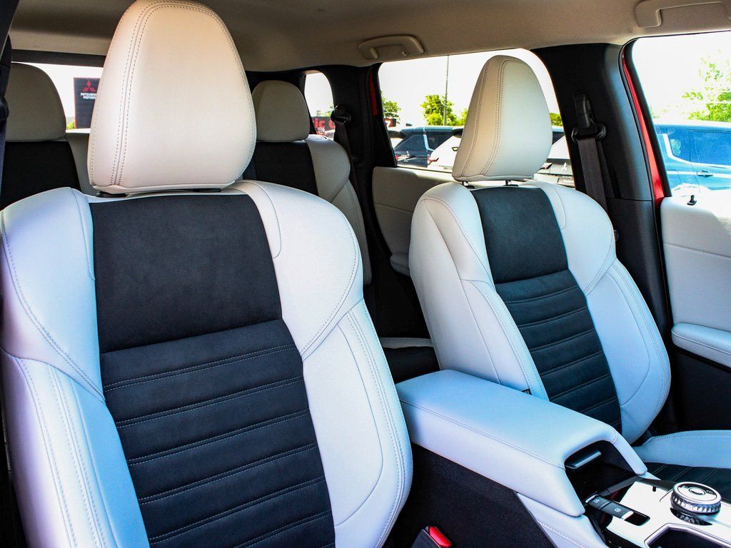 2025 Mitsubishi Outlander SE - Photo 41