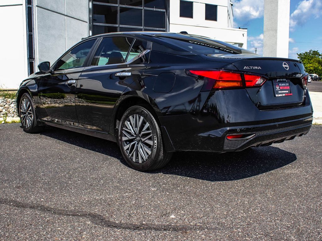 Used 2024 Nissan Altima 2.5 SV Sedan