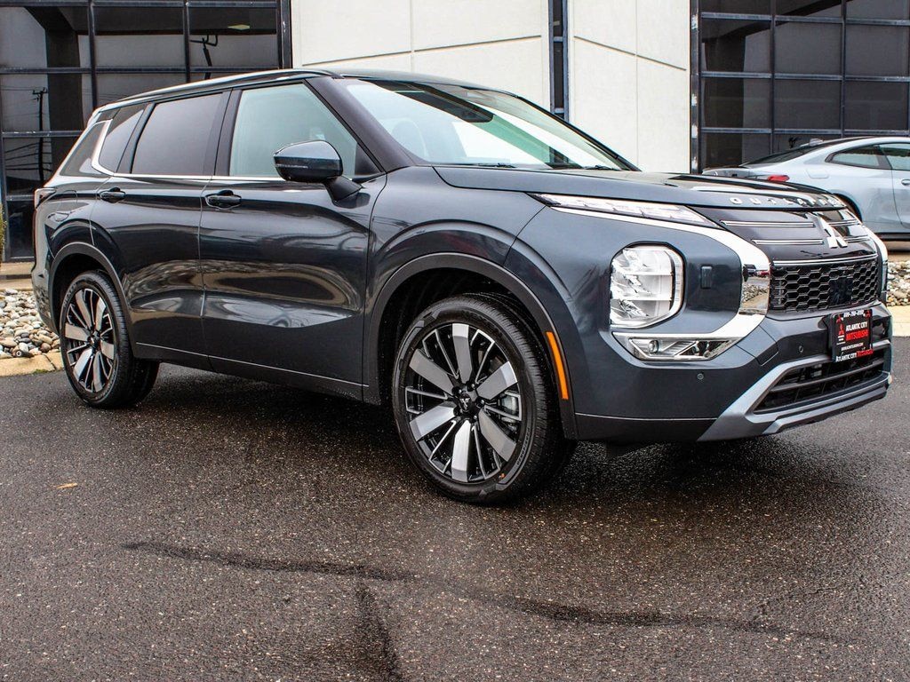 New 2026 Mitsubishi Outlander SE SUV