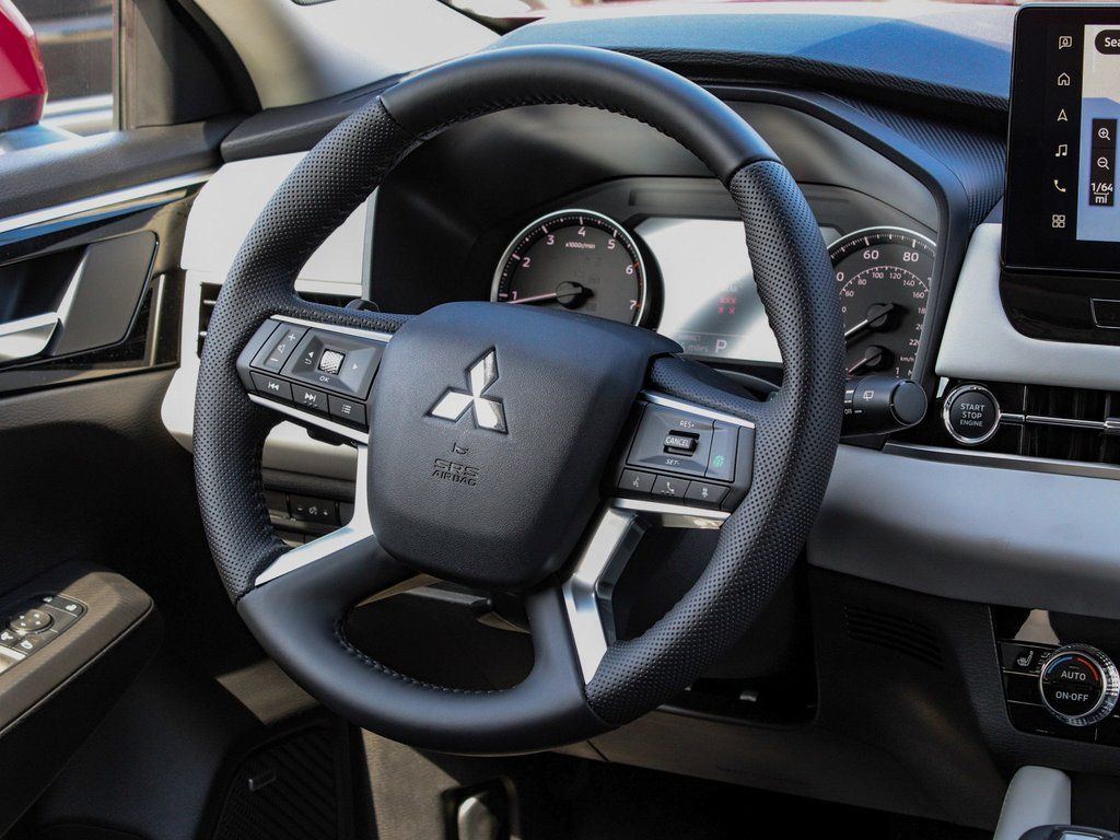 2025 Mitsubishi Outlander SE - Photo 25