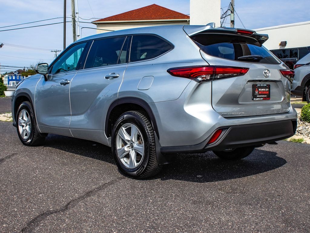 Used 2020 Toyota Highlander LE SUV