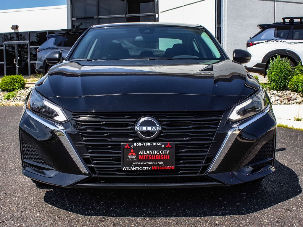 Used 2024 Nissan Altima 2.5 SV Sedan