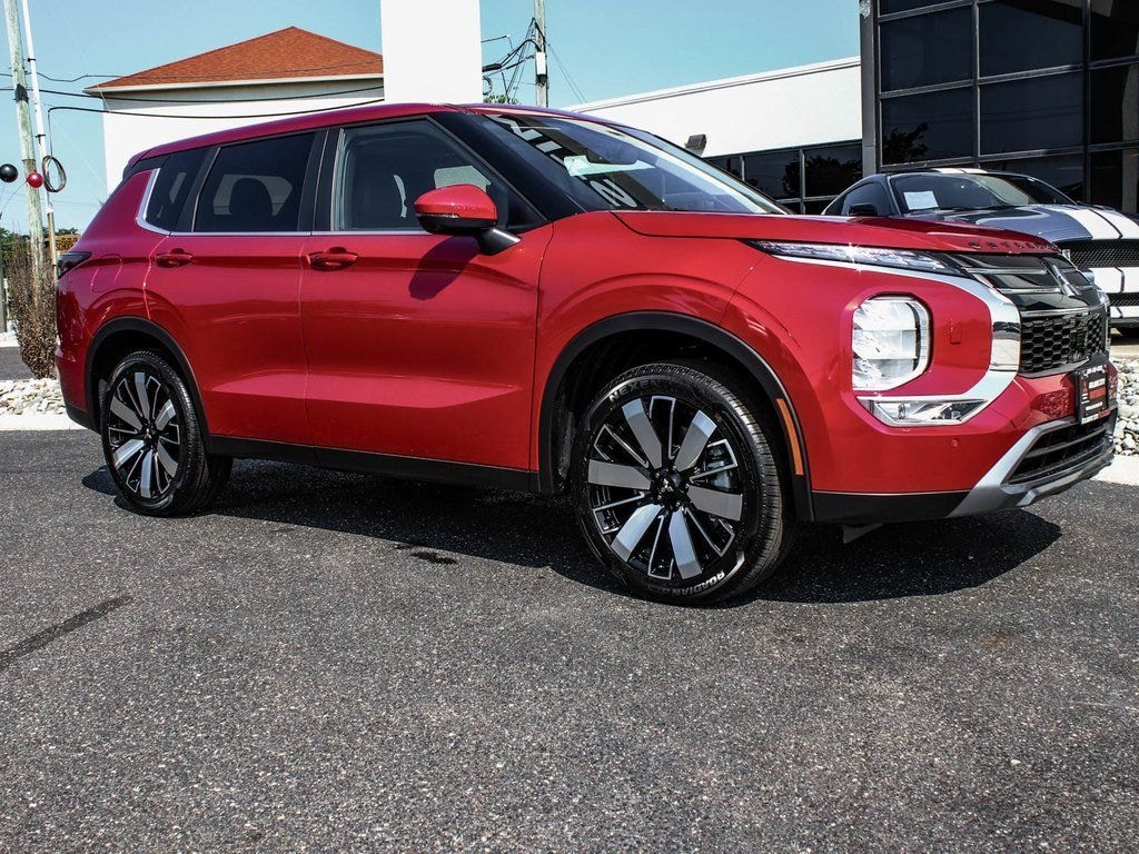 New 2025 Mitsubishi Outlander SE SUV