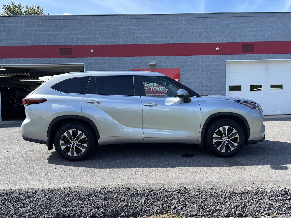Used 2024 Toyota Highlander XLE SUV