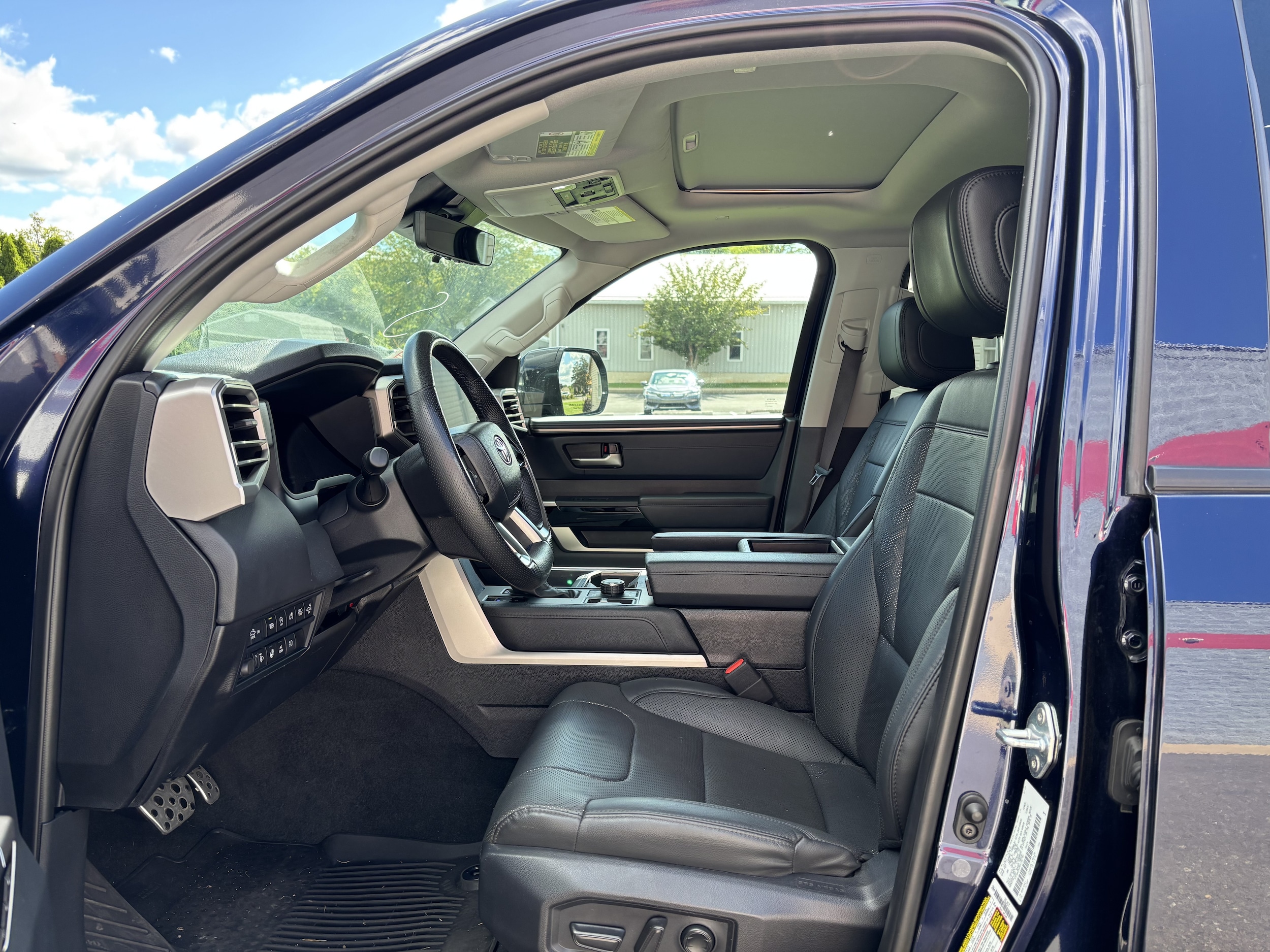 2024 Toyota Tundra Limited - Photo 10