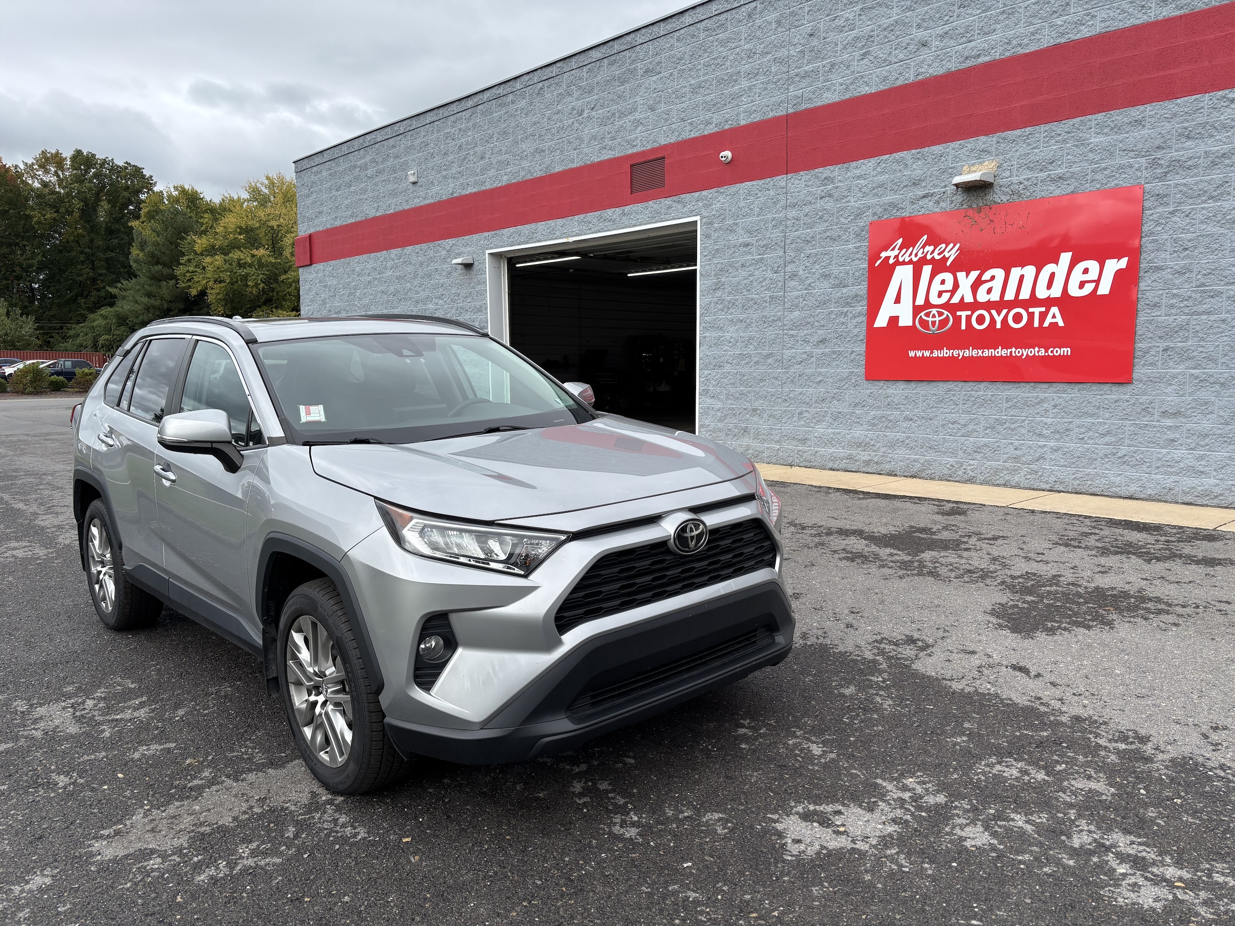 2019 Toyota RAV4 XLE Premium