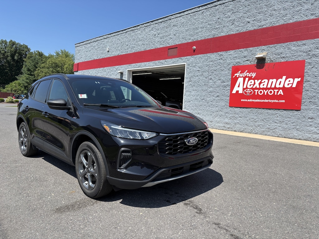 Used 2025 Ford Escape ST-Line SUV