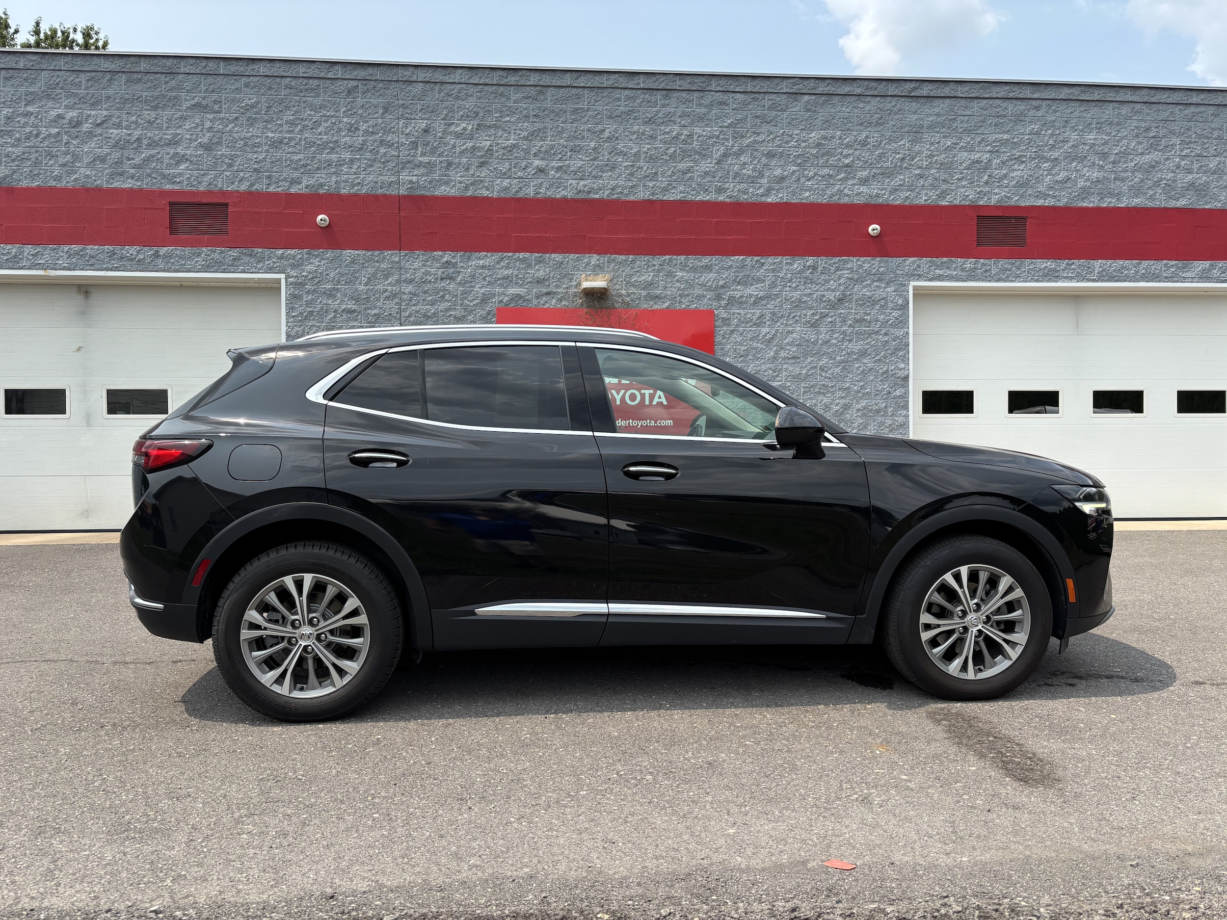 2023 Buick Envision Preferred - Photo 2