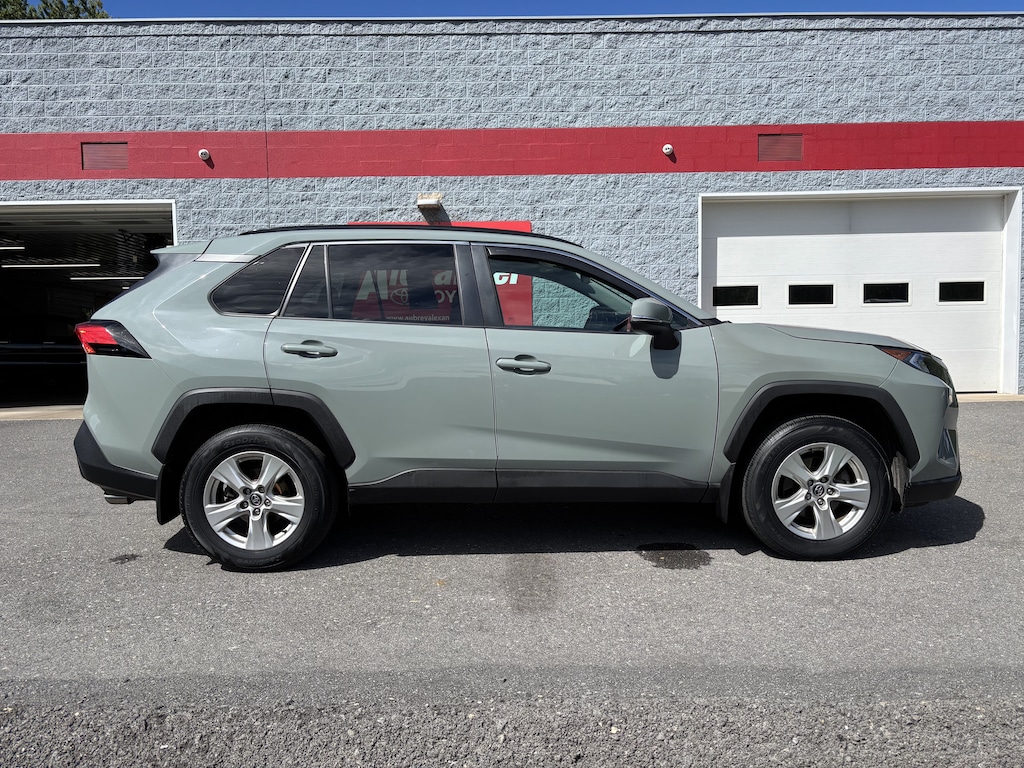 Used 2021 Toyota RAV4 XLE SUV