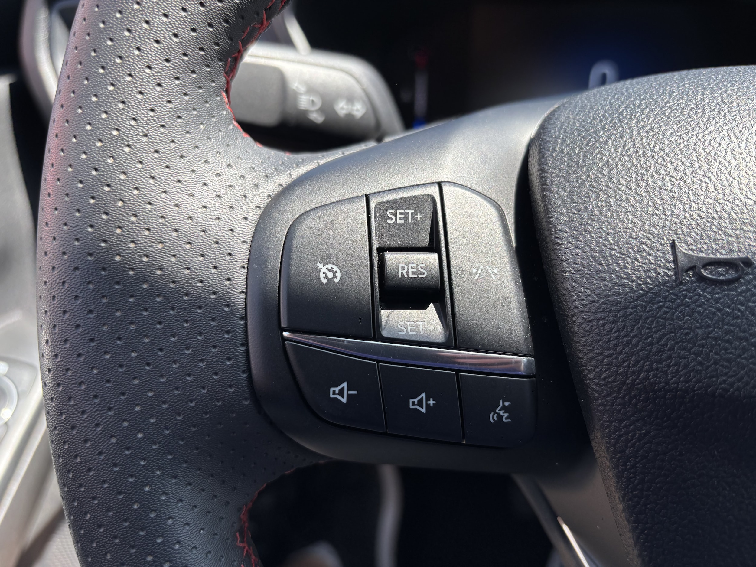 2025 Ford Escape ST-Line - Photo 19