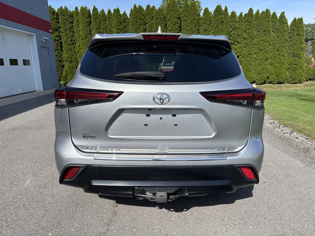 Used 2024 Toyota Highlander XLE SUV