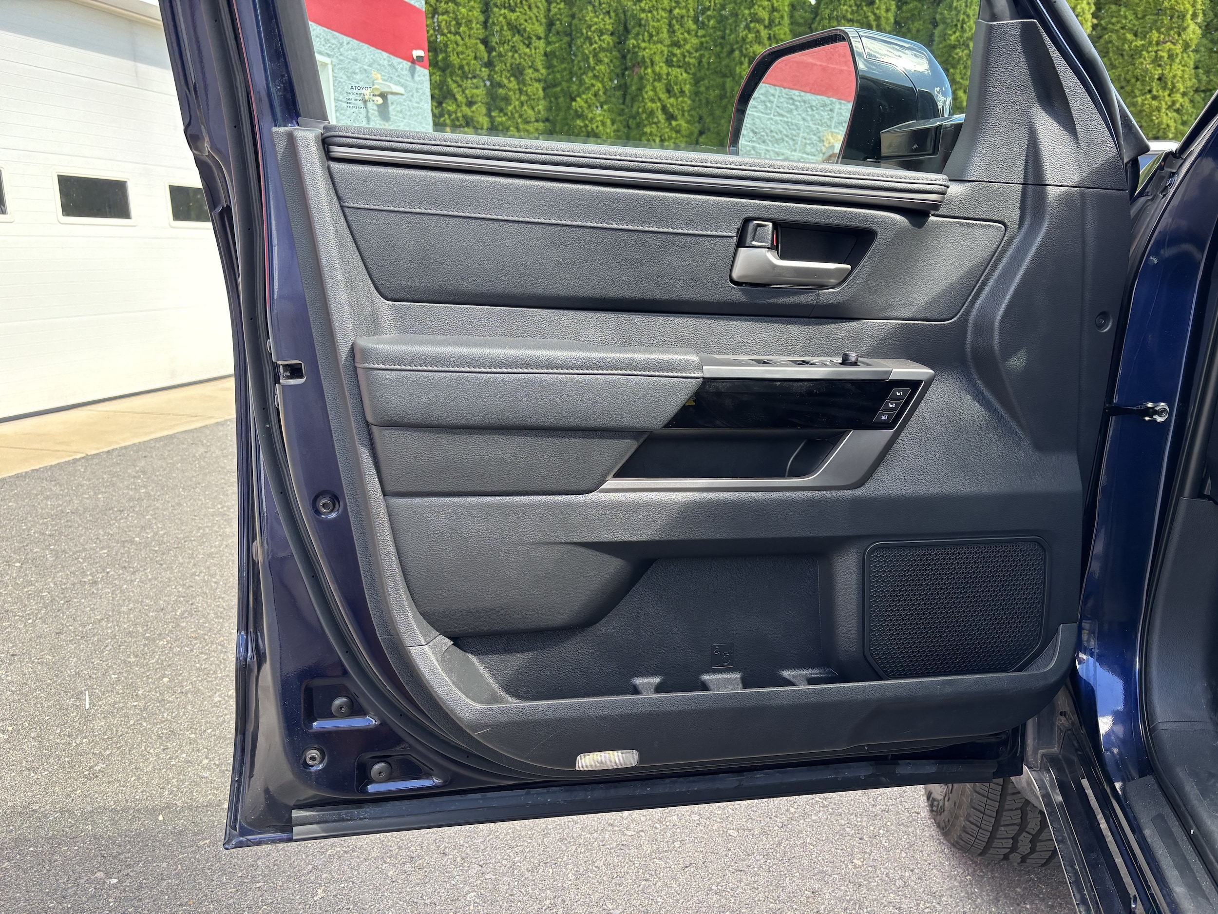 2024 Toyota Tundra Limited - Photo 13