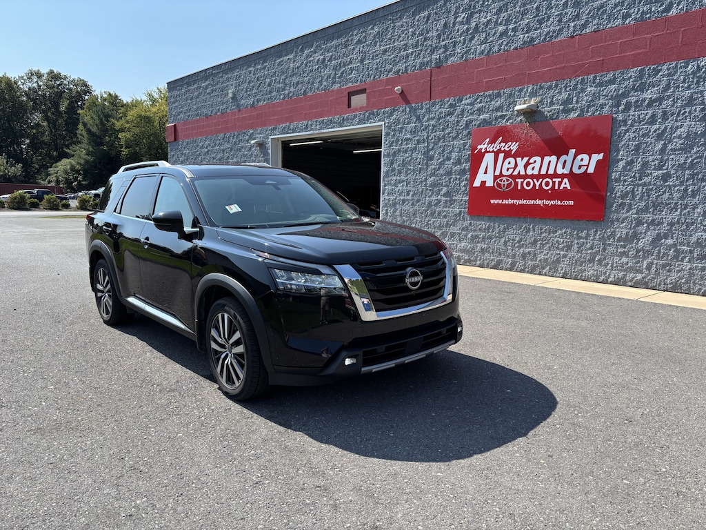Used 2022 Nissan Pathfinder Platinum SUV
