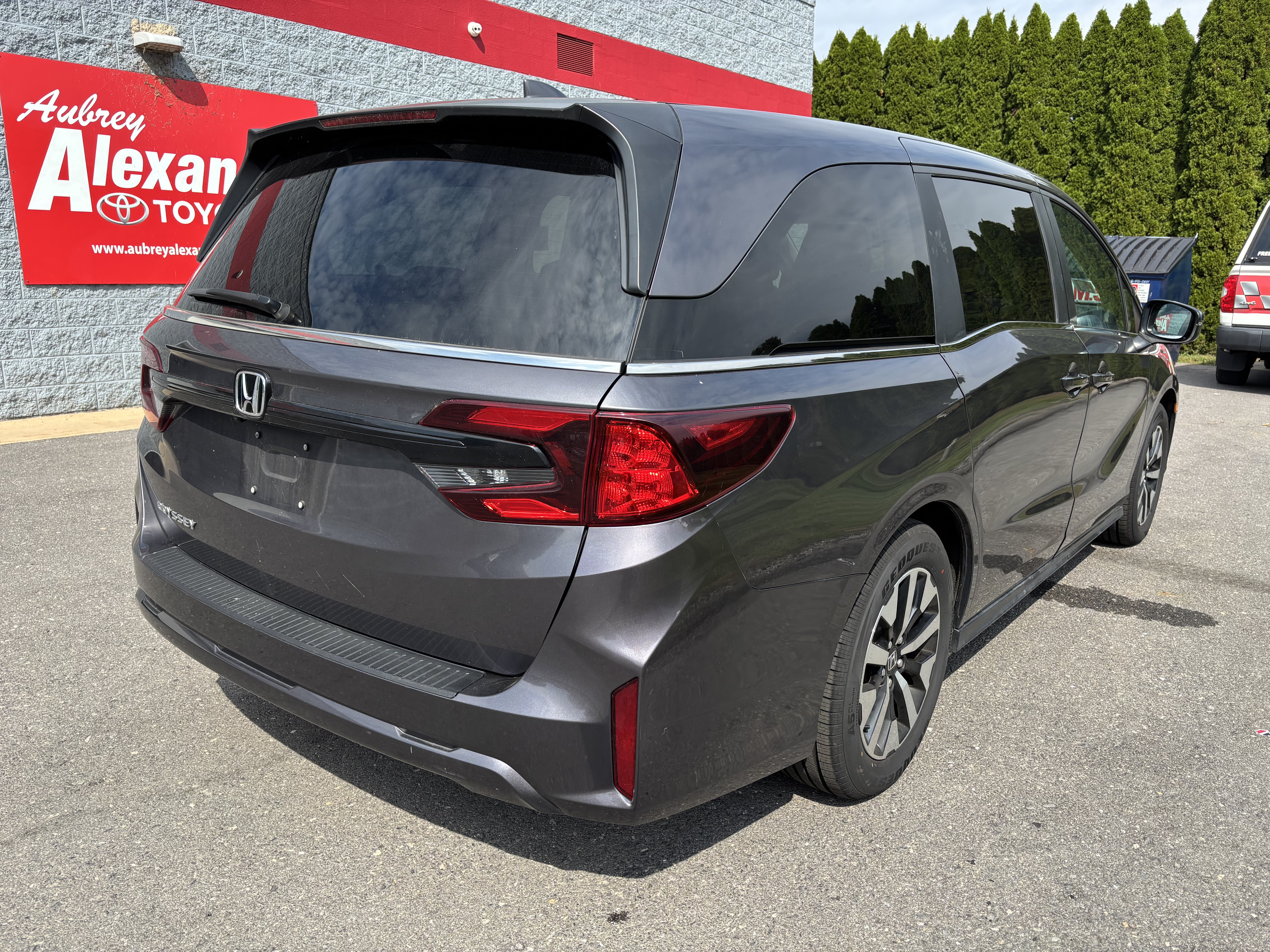 Used 2025 Honda Odyssey EX-L Van