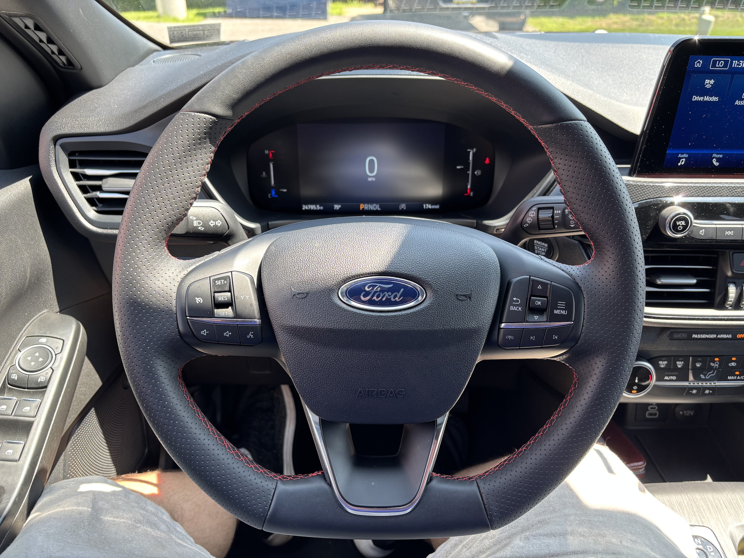 2025 Ford Escape ST-Line - Photo 18