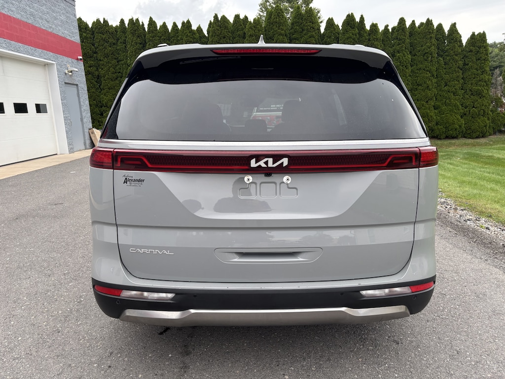 Used 2024 Kia Carnival SX Prestige MPV