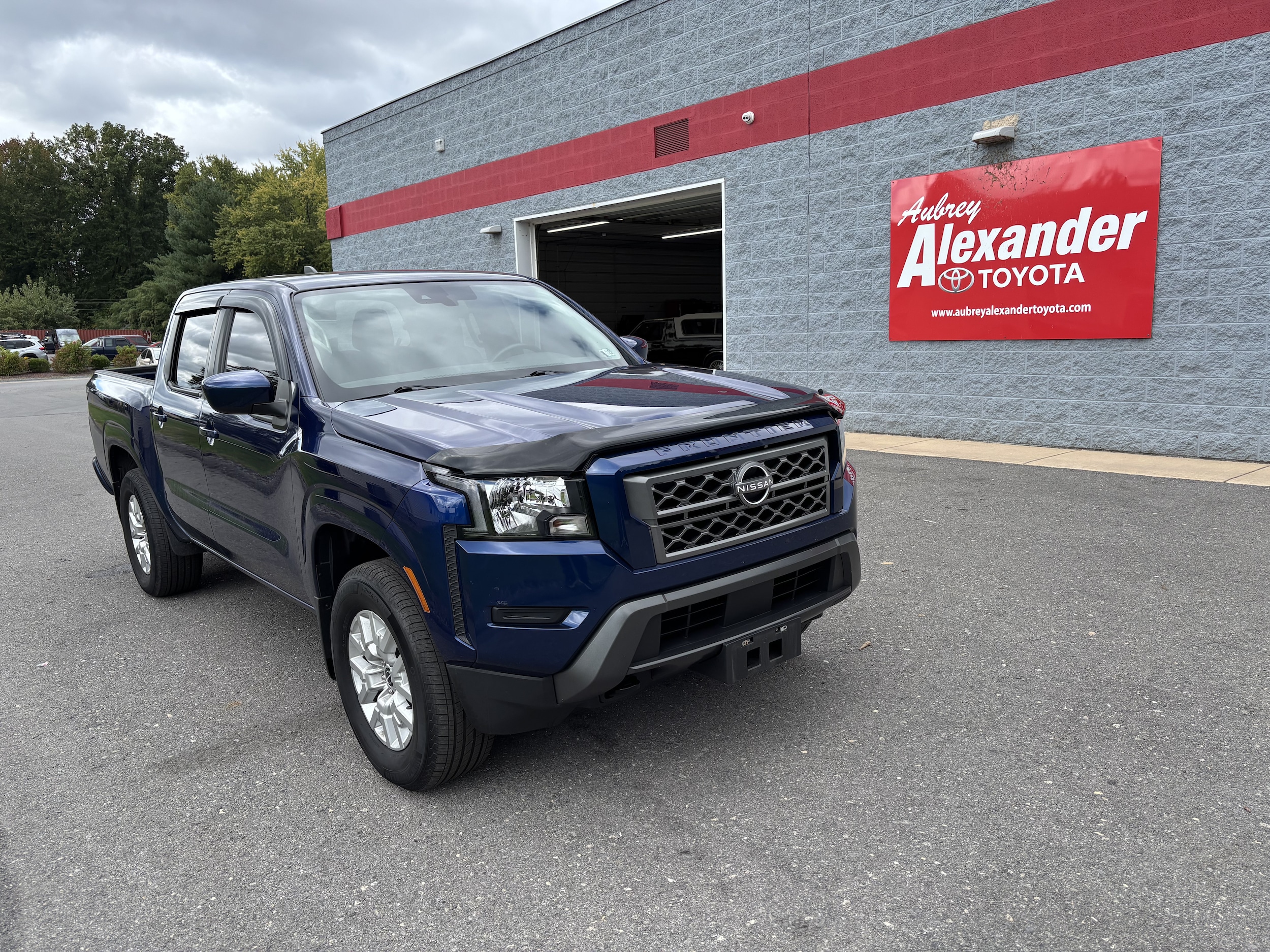2023 Nissan Frontier SV