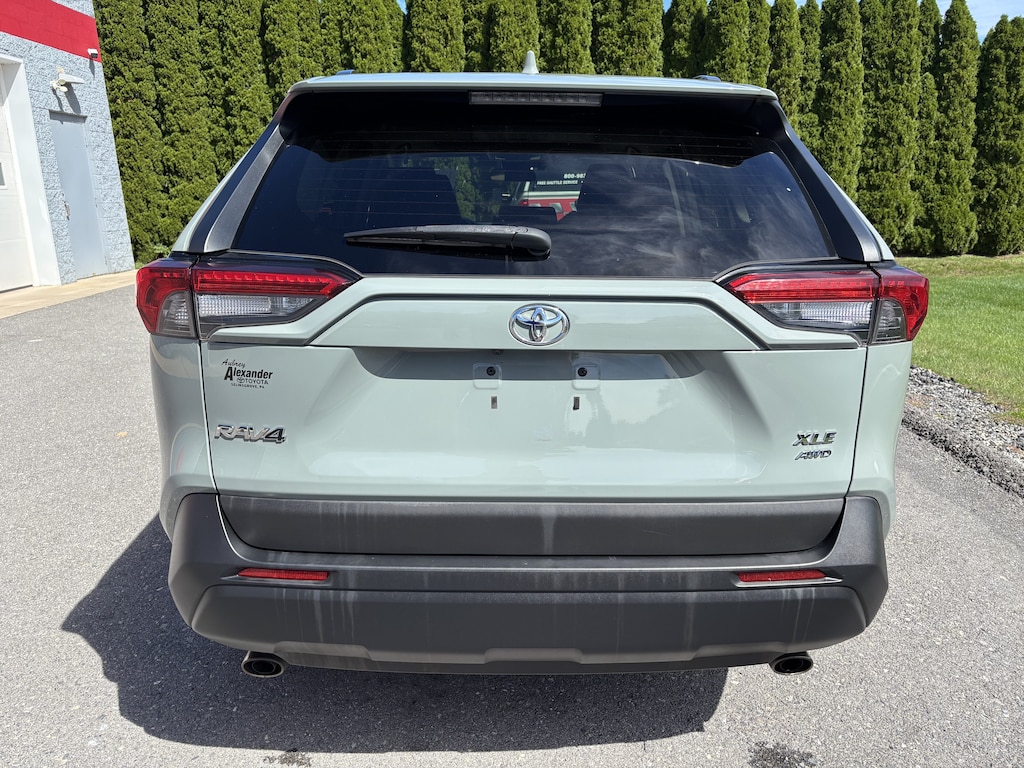 Used 2021 Toyota RAV4 XLE SUV