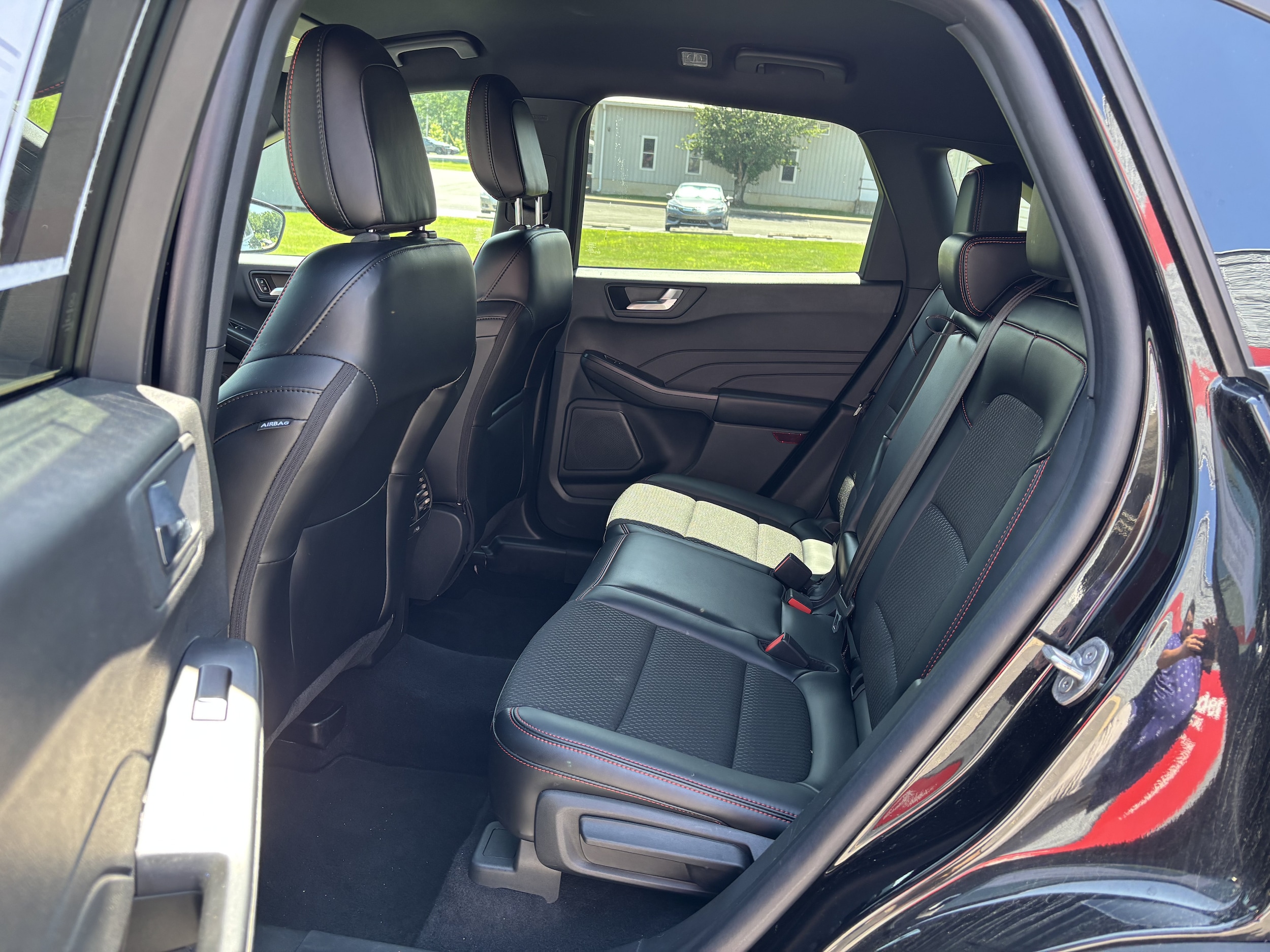 2025 Ford Escape ST-Line - Photo 14