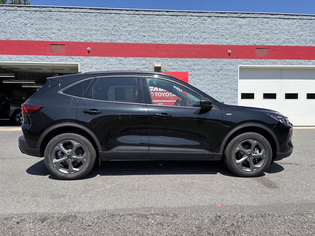 Used 2025 Ford Escape ST-Line SUV