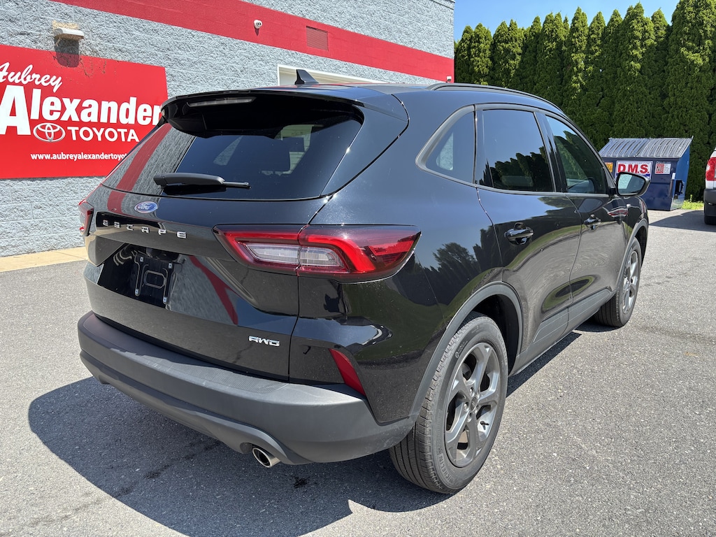 Used 2025 Ford Escape ST-Line Select SUV