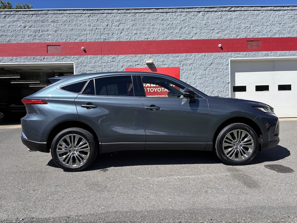 Used 2022 Toyota Venza Limited SUV