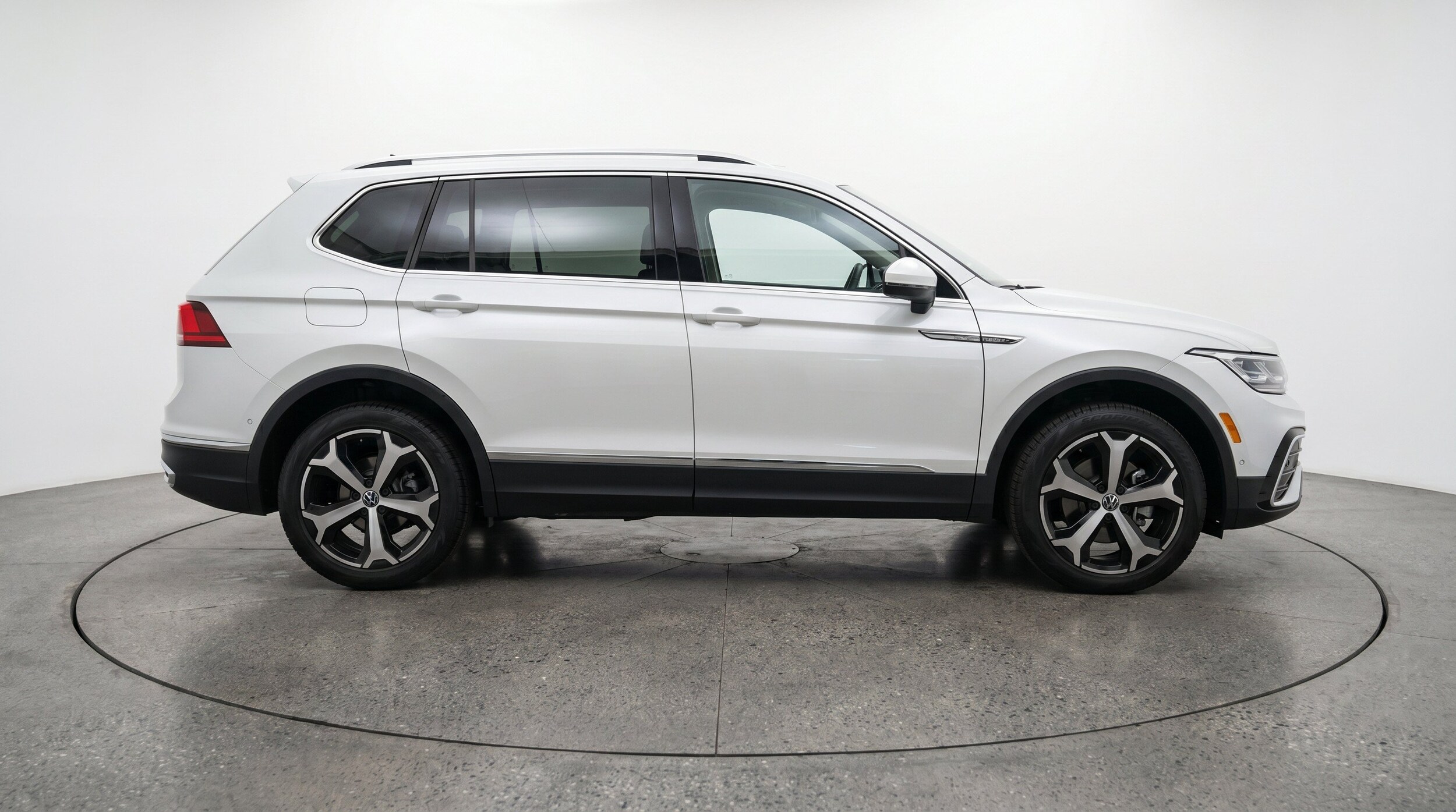 Thumbnail: 2026 Volkswagen Tiguan - 10