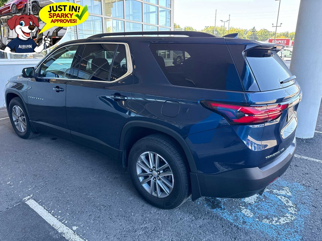Used 2023 Chevrolet Traverse LT Cloth SUV