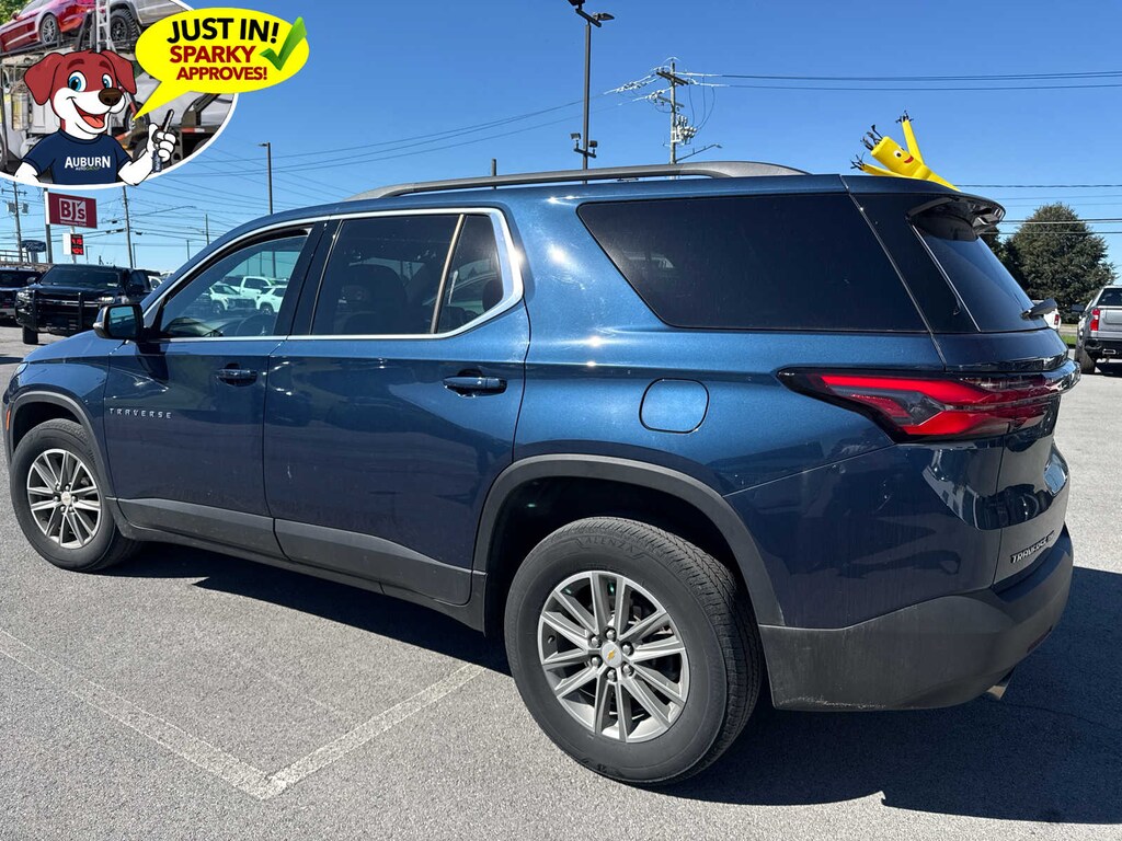 Used 2023 Chevrolet Traverse LT Cloth SUV