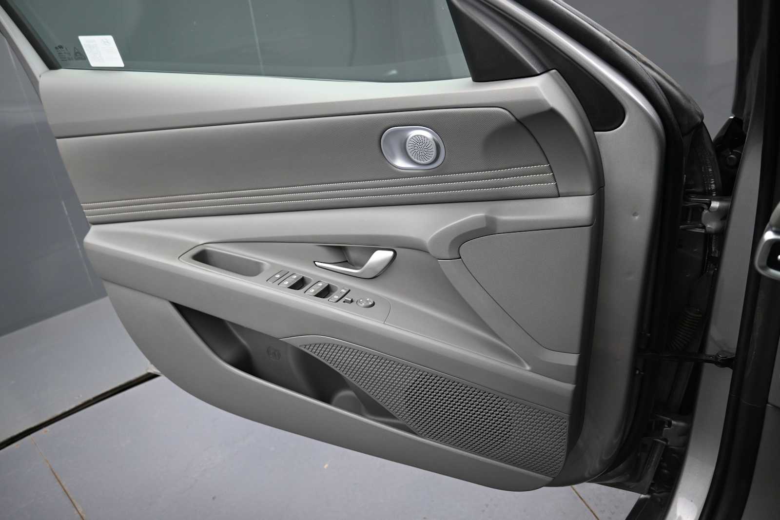 2024 Hyundai Elantra SEL - Photo 11