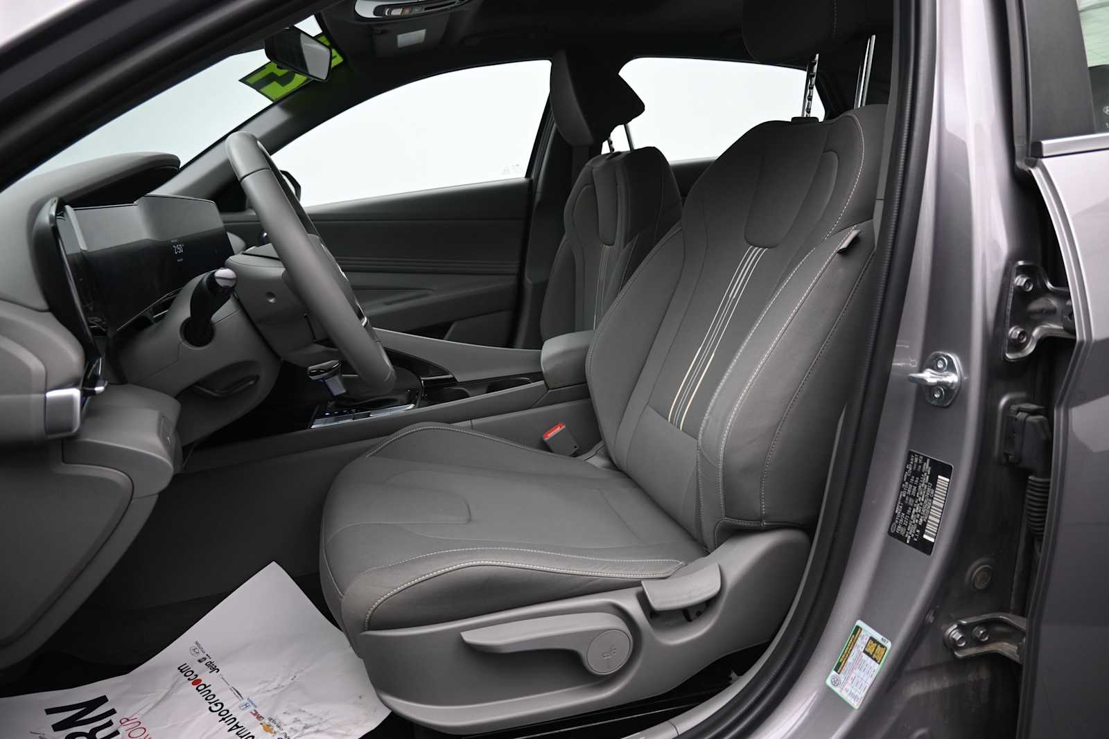2024 Hyundai Elantra SEL - Photo 12