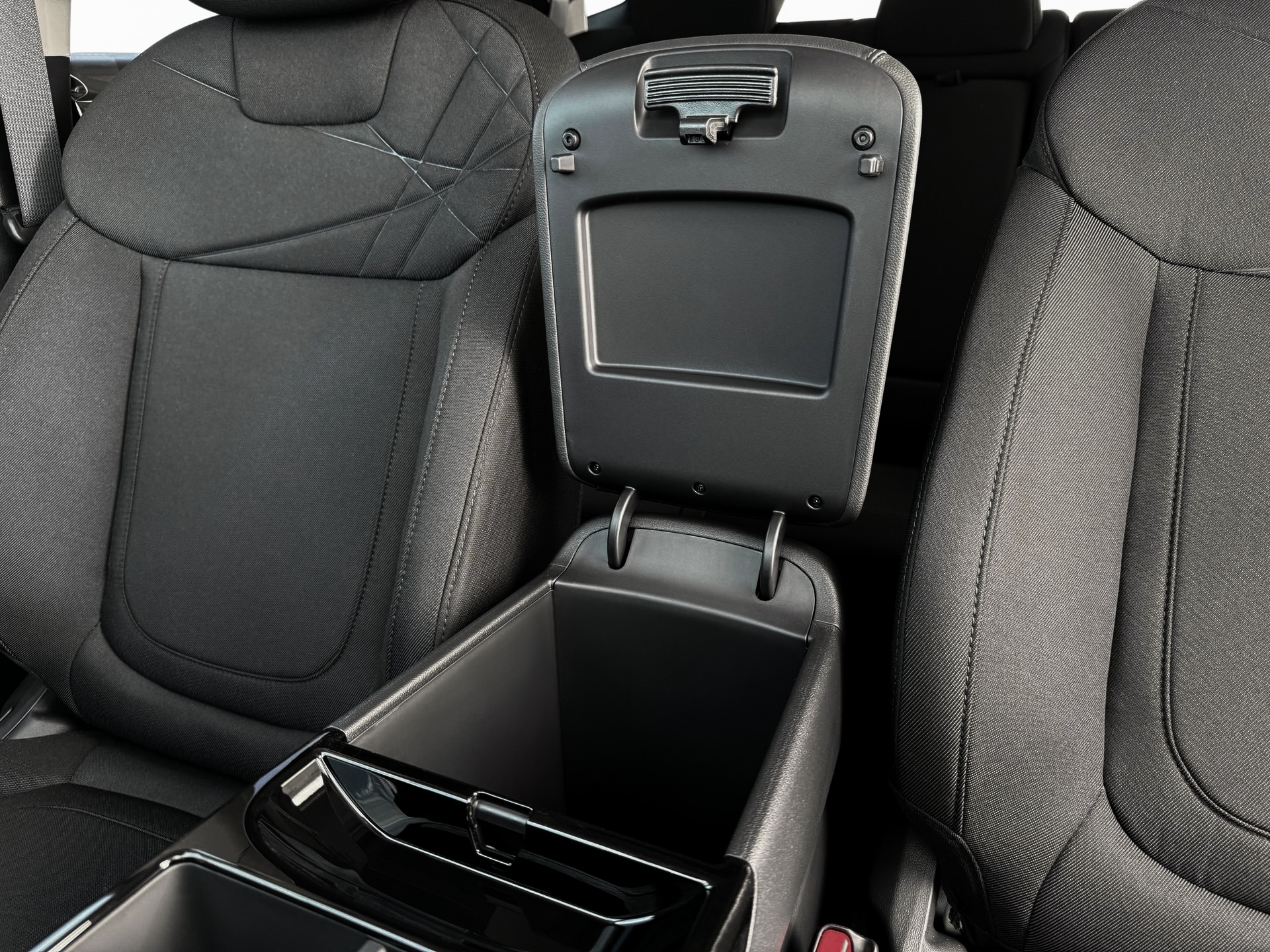 2025 Hyundai Tucson SEL - Photo 16