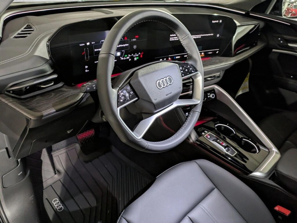 Used 2025 Audi Q5 2.0T Premium SUV