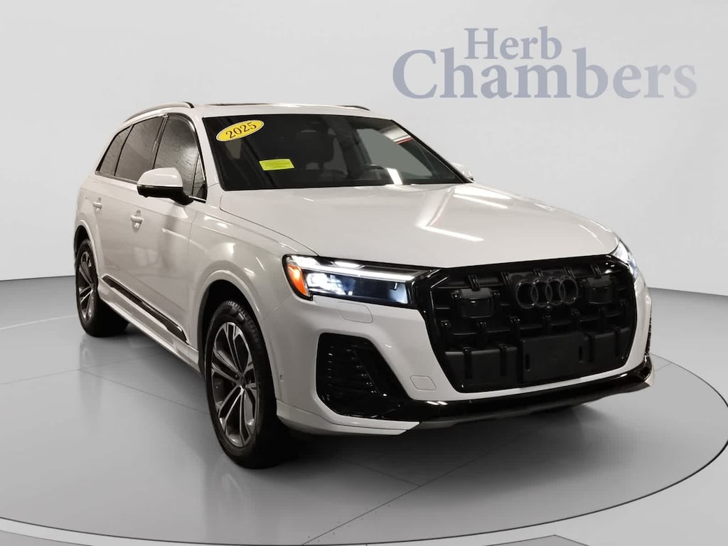 Certified 2025 Audi Q7 Premium SUV