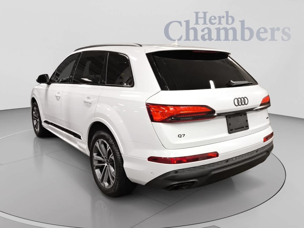 Certified 2025 Audi Q7 Premium SUV