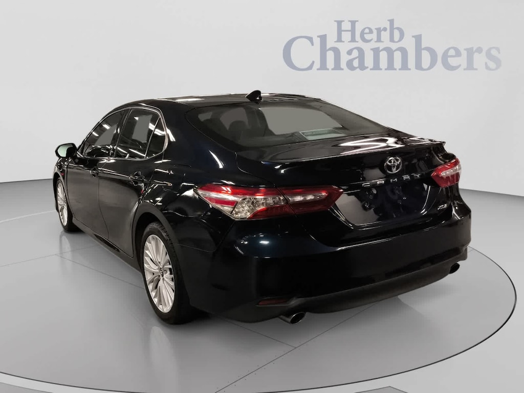 Used 2018 Toyota Camry XLE V6 Sedan