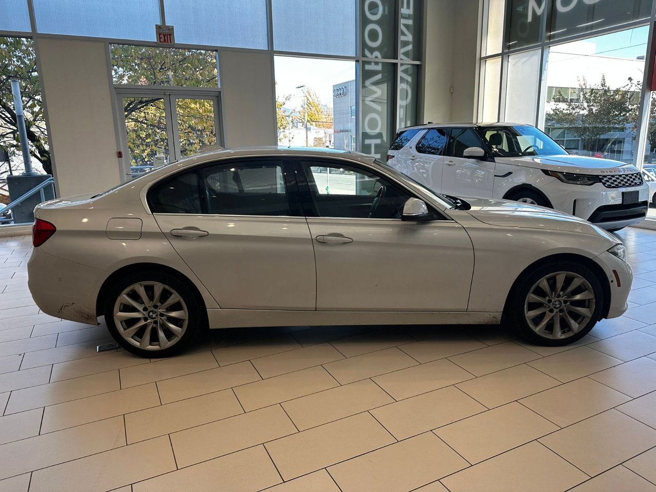 Used 2017 BMW 330i XDrive Sedan *Low Kms* / *Low Kms* Sedan