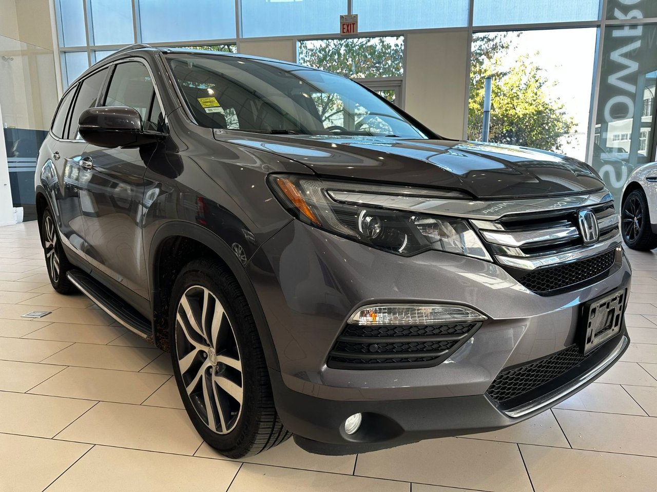 Used 2017 Honda Pilot V6 Touring 9AT AWD *Loaded* / *Loaded* SUV