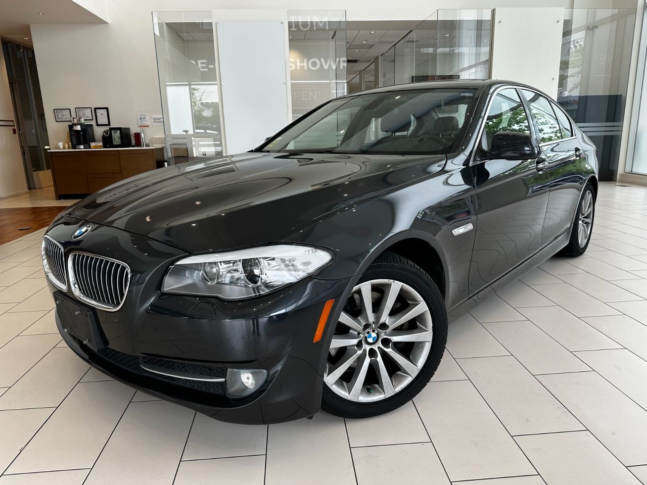 BMW 528i