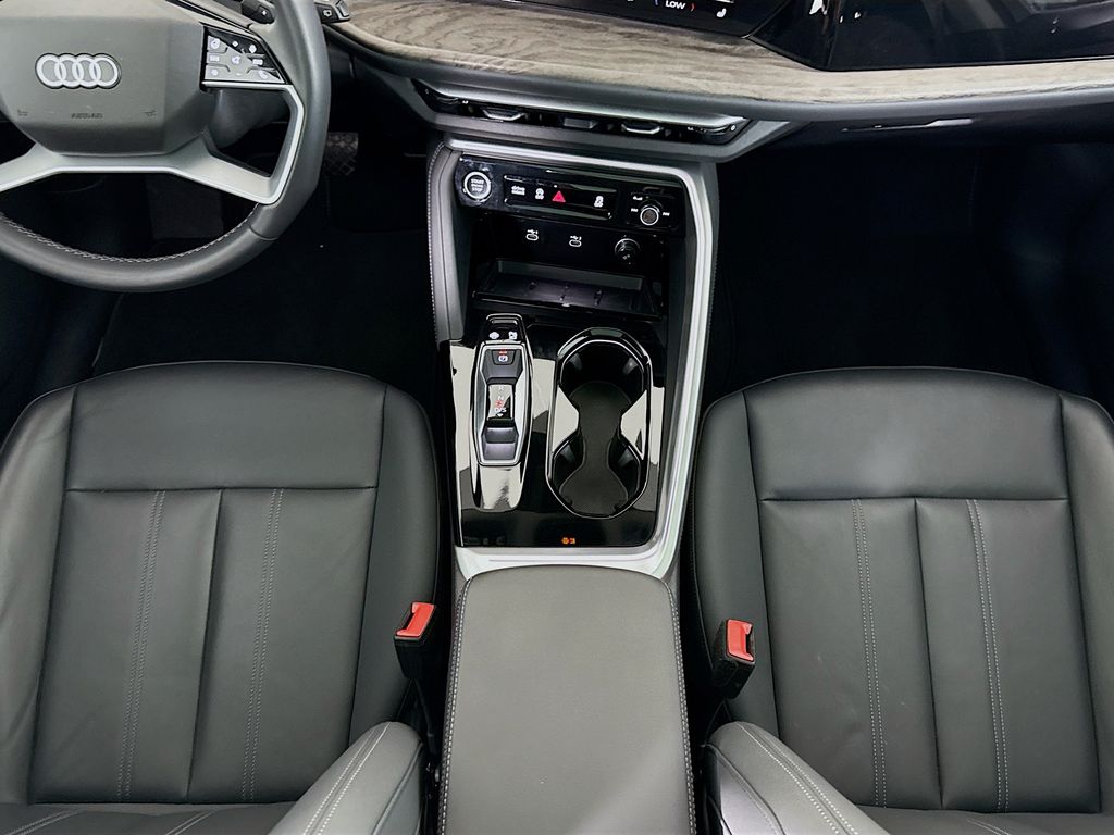 2025 Audi Q5 Premium - Photo 17